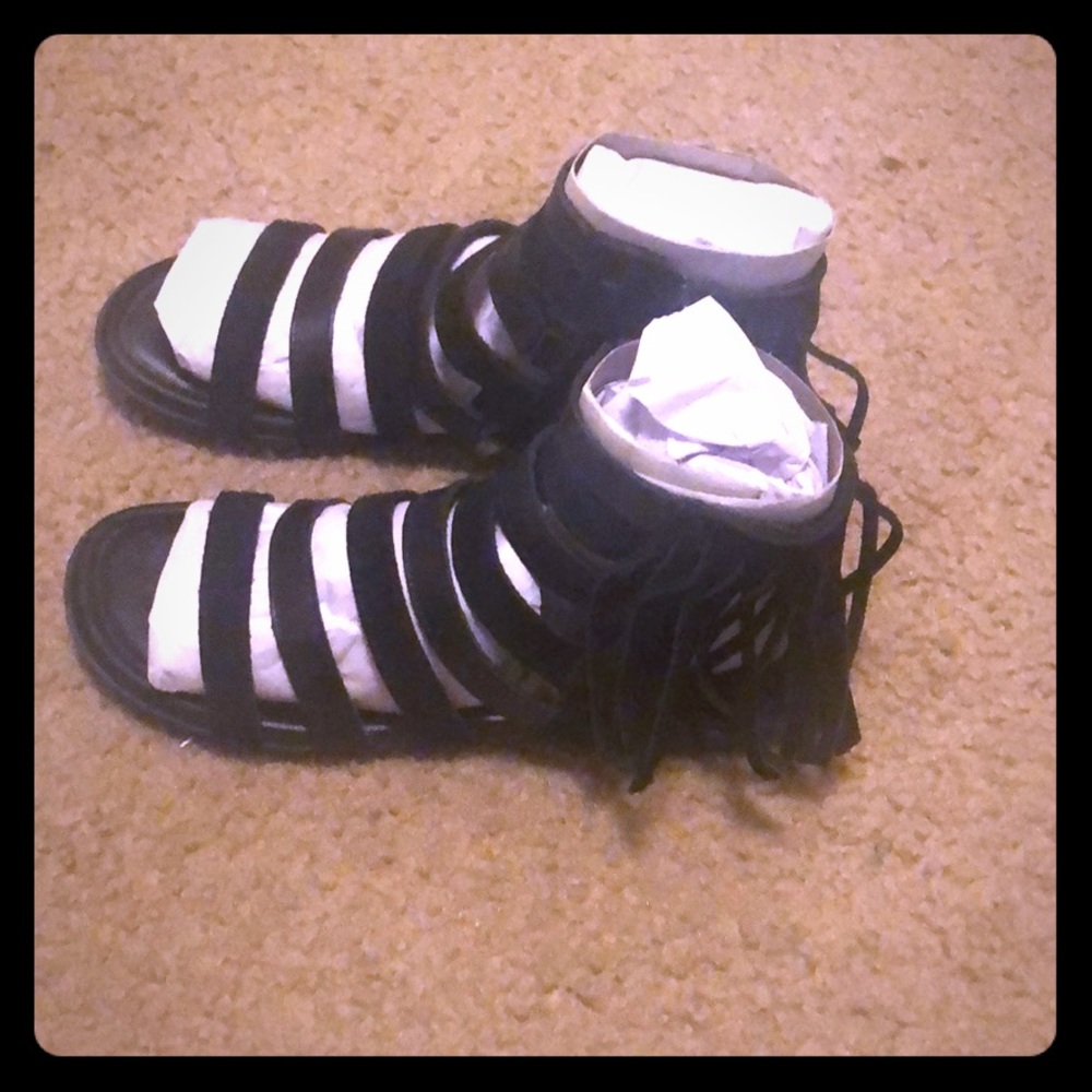 Minnetonka Sandals